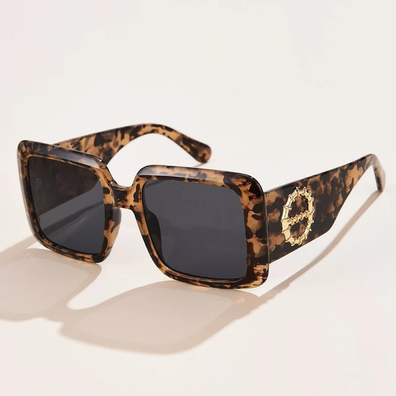 Square Frame Sunglasses Set: Wide Legs for Women, Fashion Vintage Design for Summer Driving